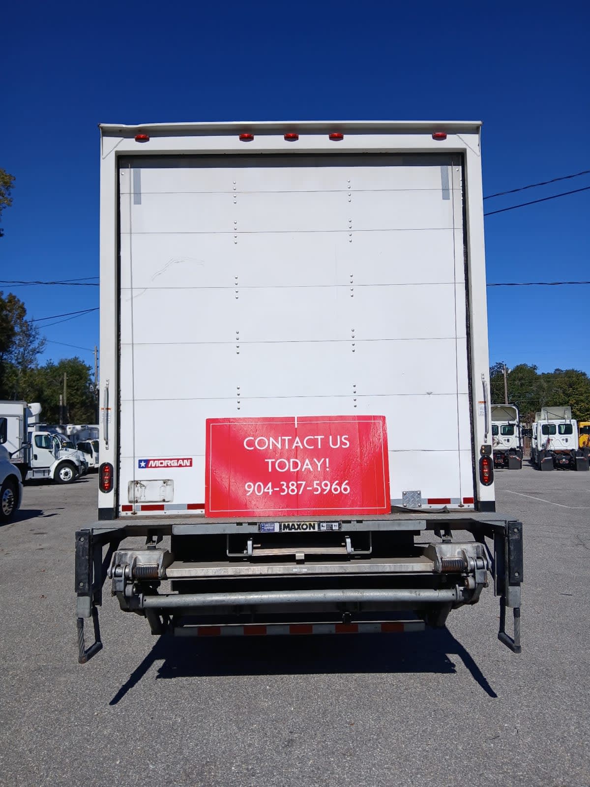 2019 Freightliner/Mercedes M2 106 879923