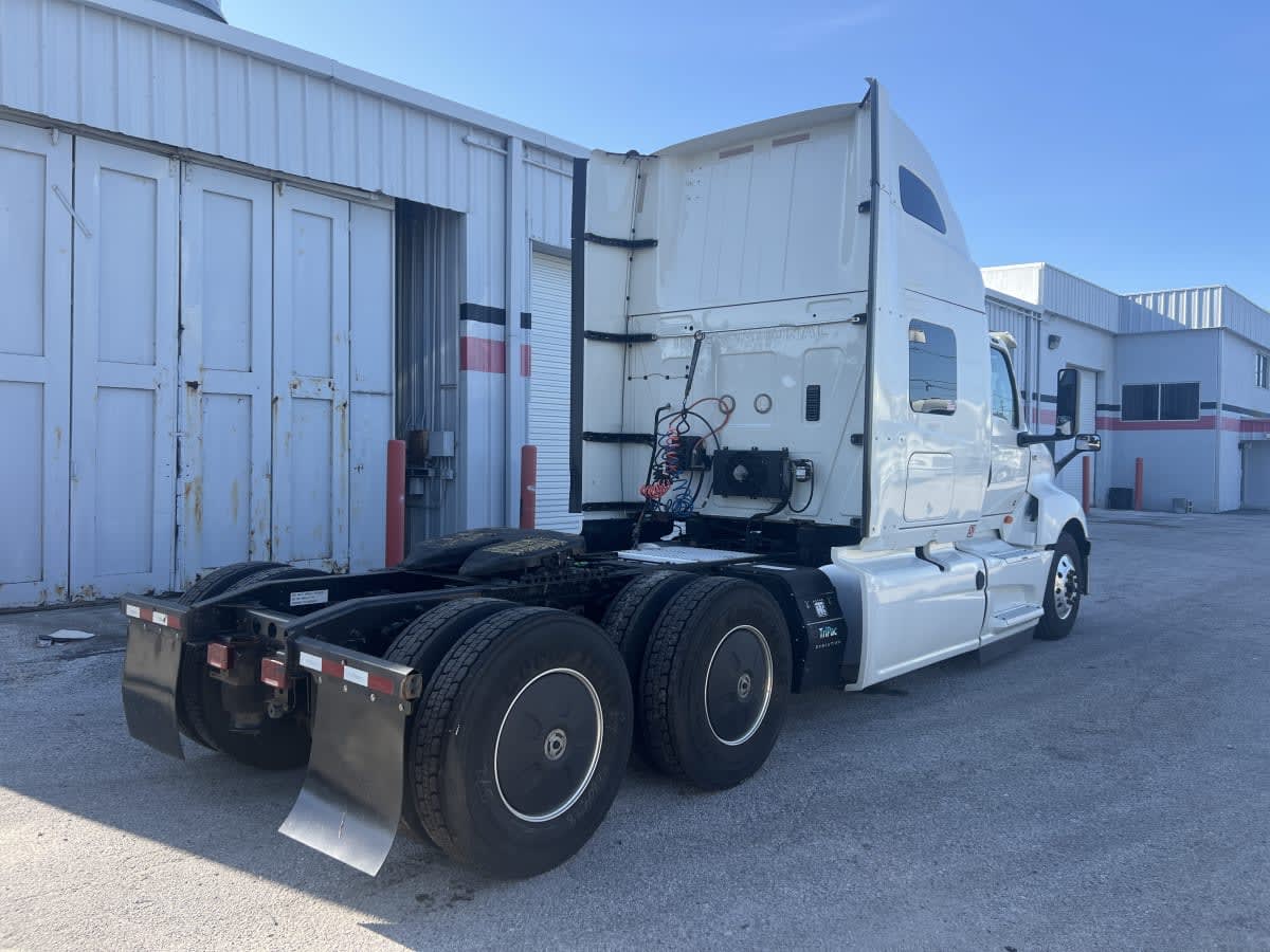 2019 International - image 4