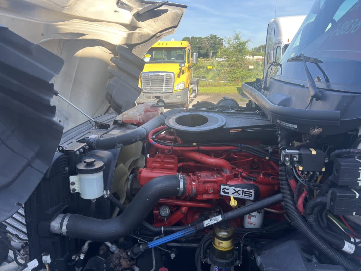 2019 International - image 9