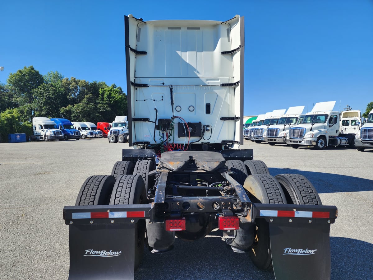 2019 Navistar International LT625 SLPR CAB 879970