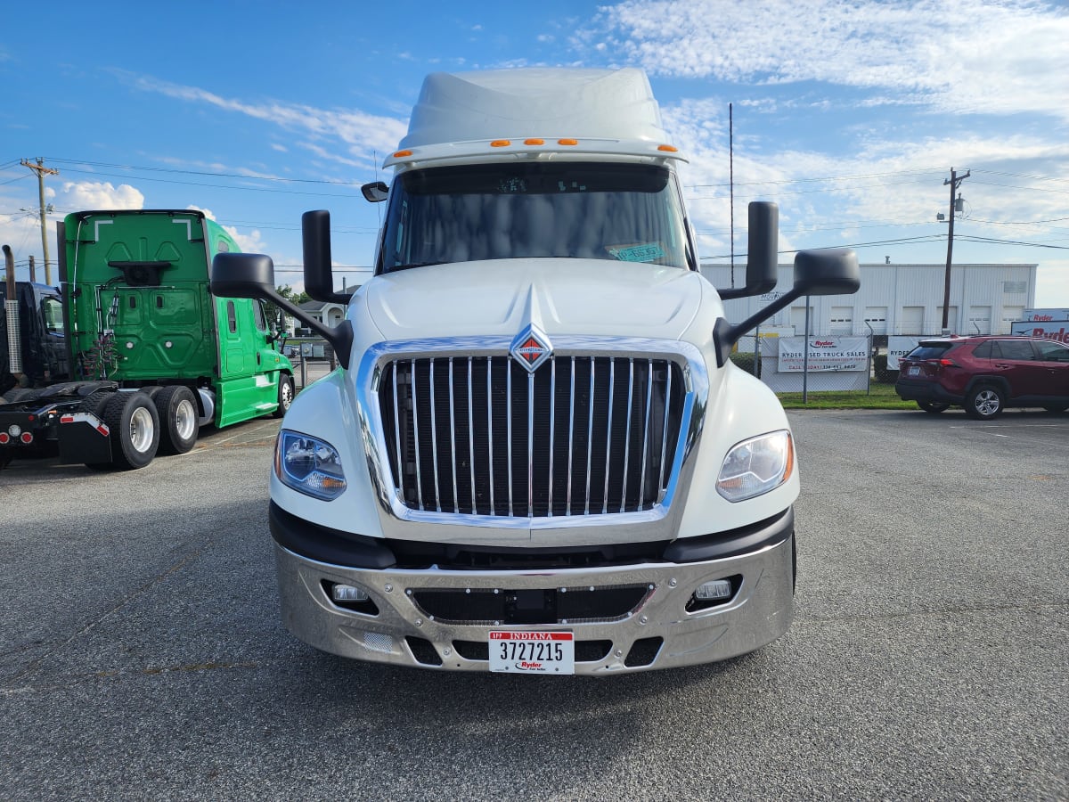 2019 Navistar International LT625 SLPR CAB 879971