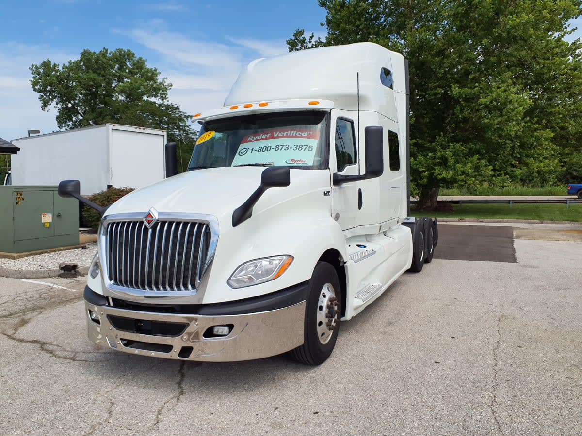 2019 Navistar International LT625 SLPR CAB 879975