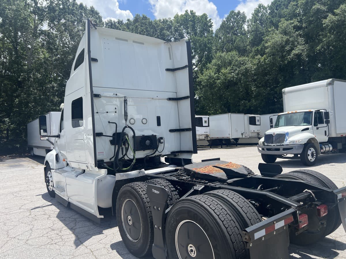 2019 International - image 6