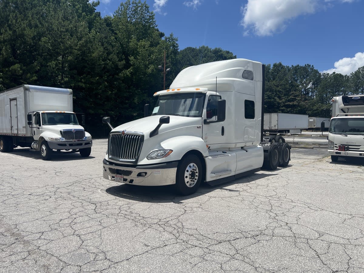 2019 International - image 3