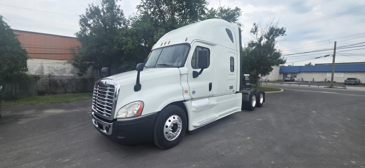2020 Freightliner Cascadia in Bensalem, PA