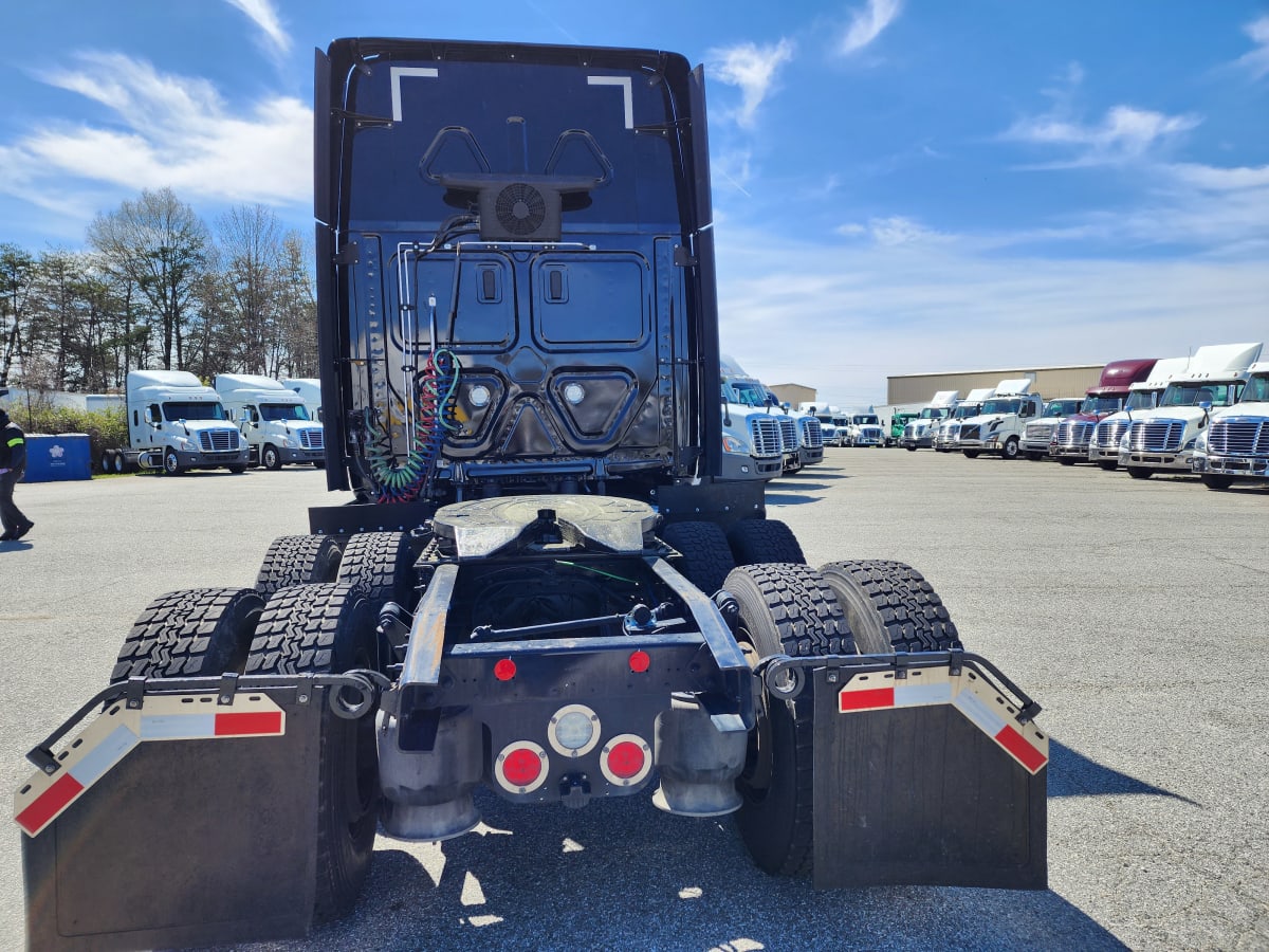 2020 Freightliner/Mercedes CASCADIA 125 880024