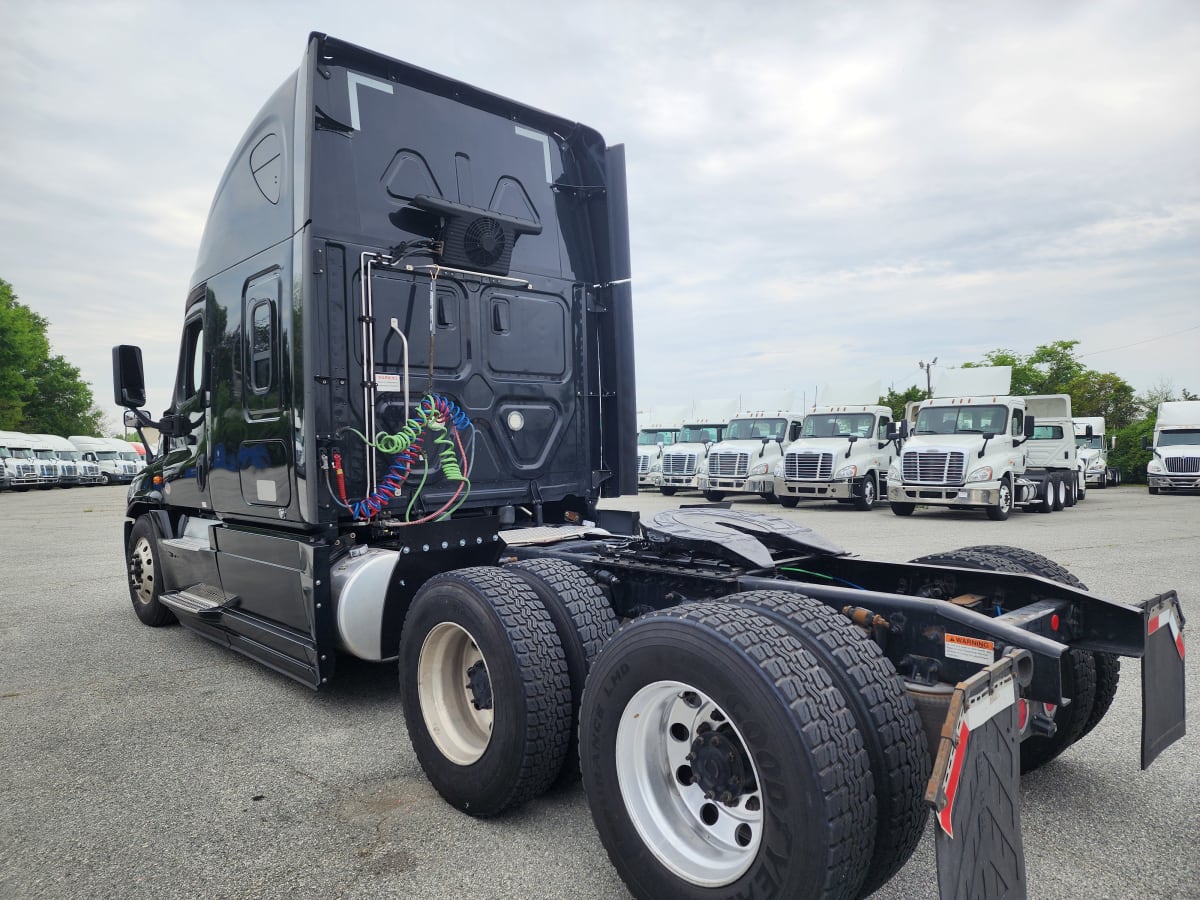 2020 Freightliner/Mercedes CASCADIA 125 880025