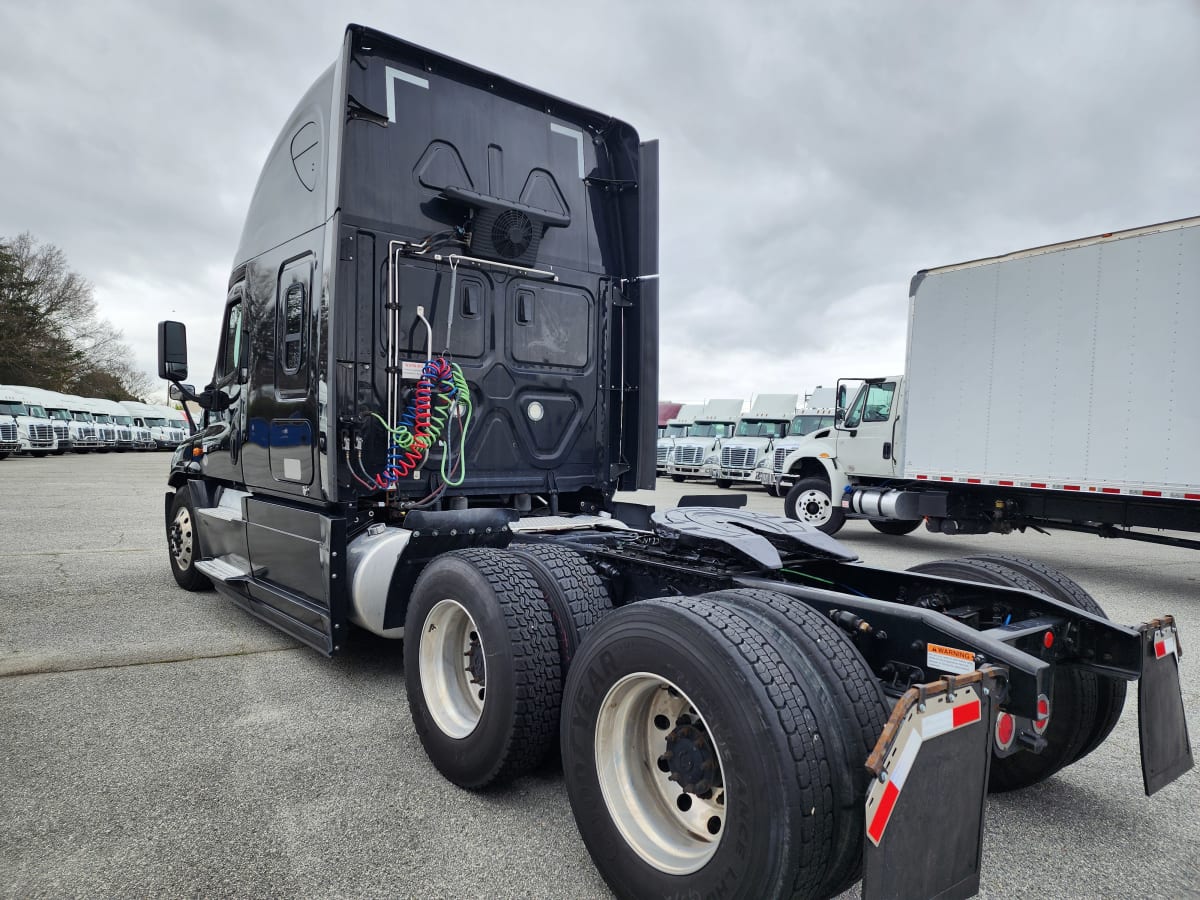 2020 Freightliner/Mercedes CASCADIA 125 880026