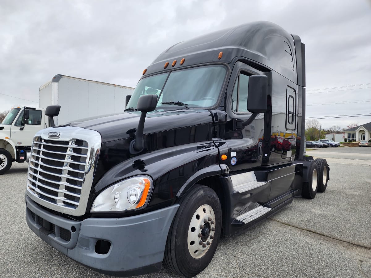 2020 Freightliner/Mercedes CASCADIA 125 880026