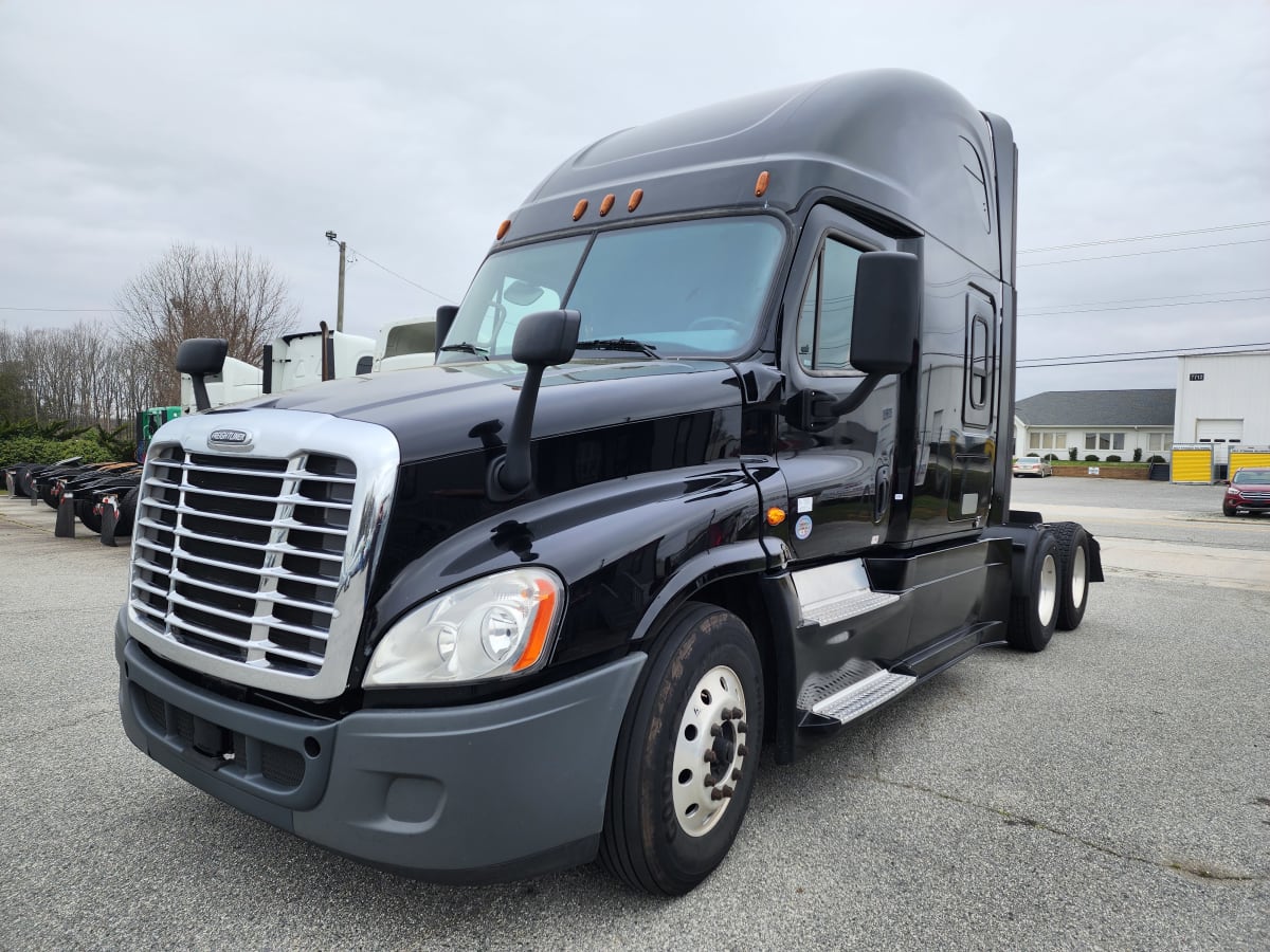 2020 Freightliner/Mercedes CASCADIA 125 880027