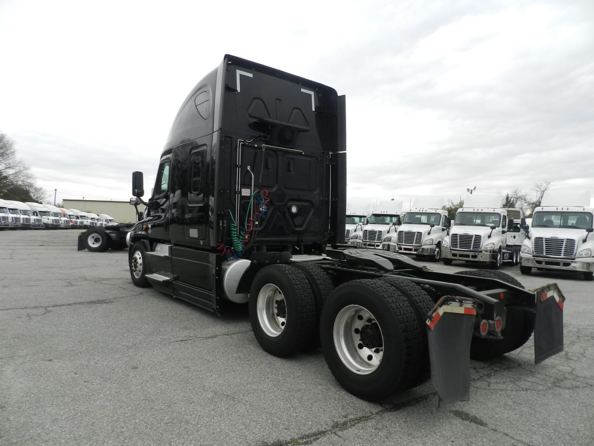 2020 Freightliner/Mercedes CASCADIA 125 880028