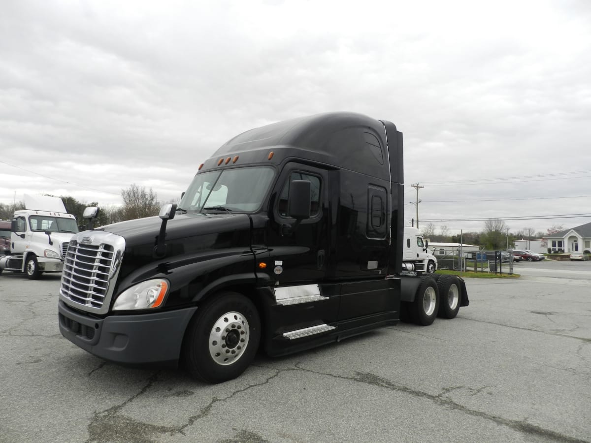 2020 Freightliner/Mercedes CASCADIA 125 880028