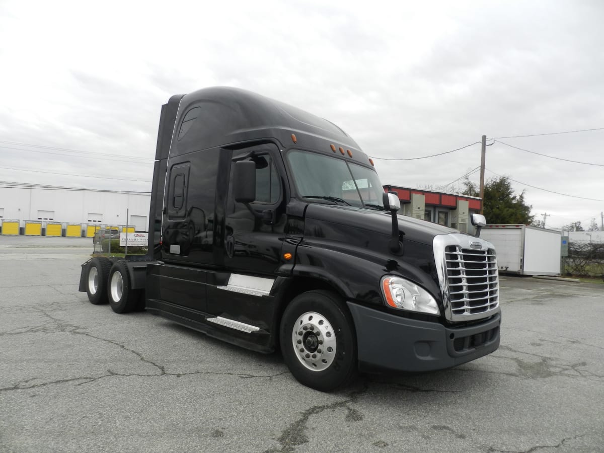 2020 Freightliner/Mercedes CASCADIA 125 880028