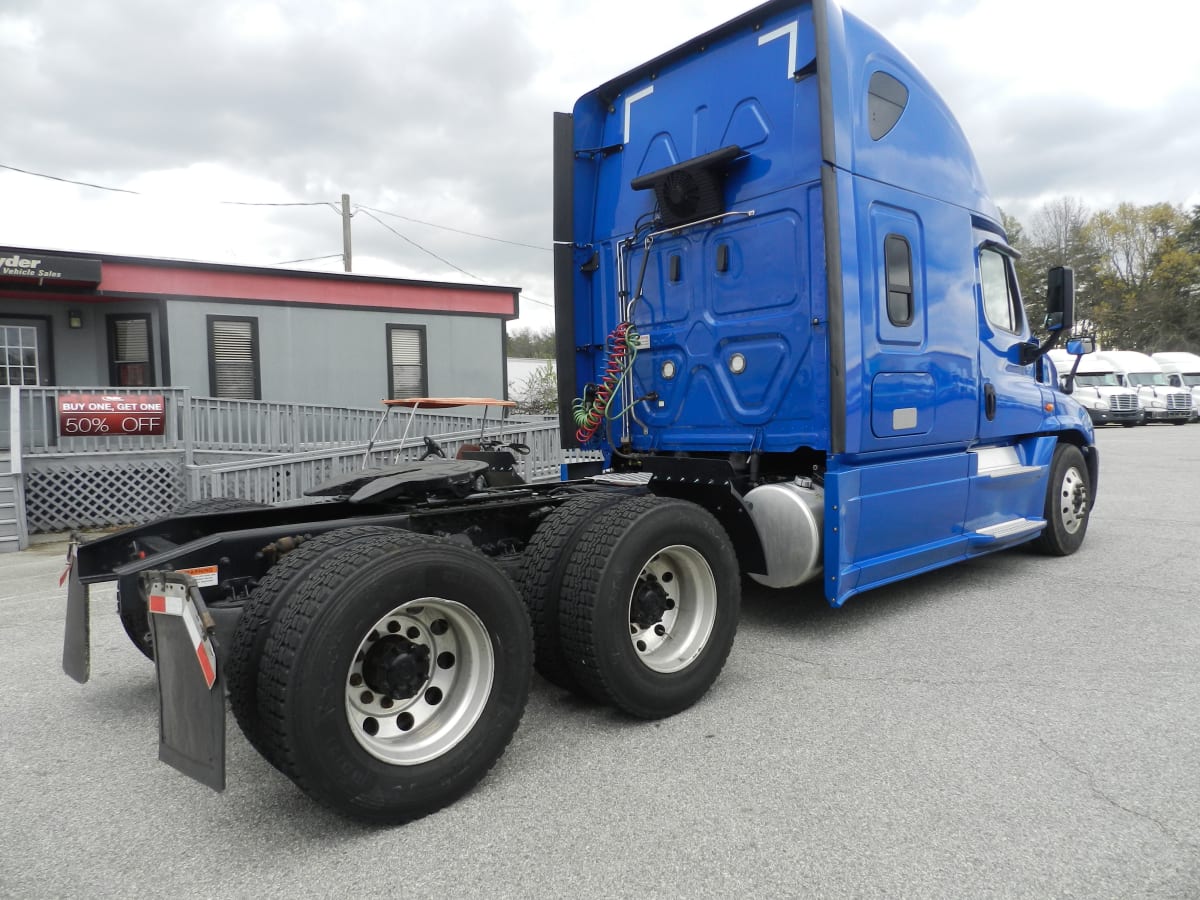 2020 Freightliner/Mercedes CASCADIA 125 880029