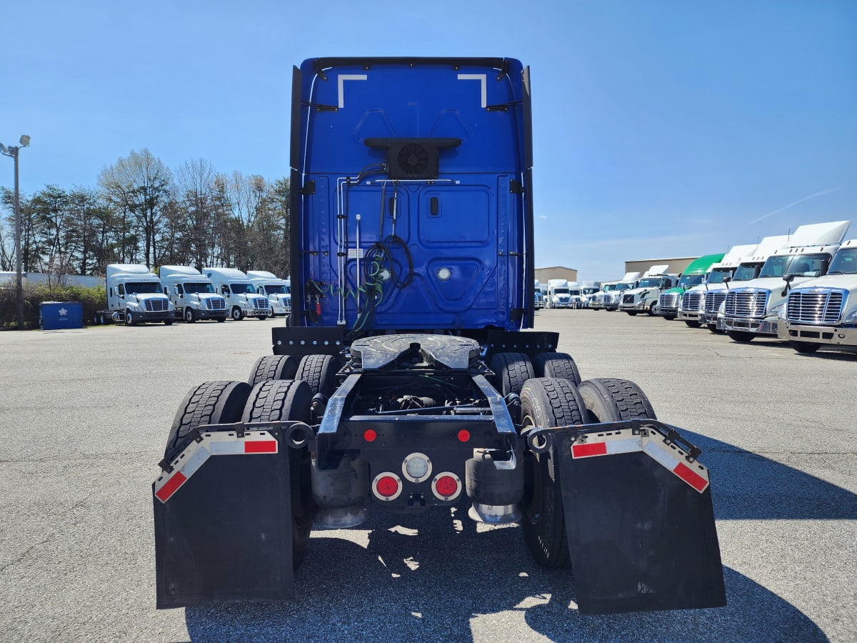 2020 Freightliner/Mercedes CASCADIA 125 880031