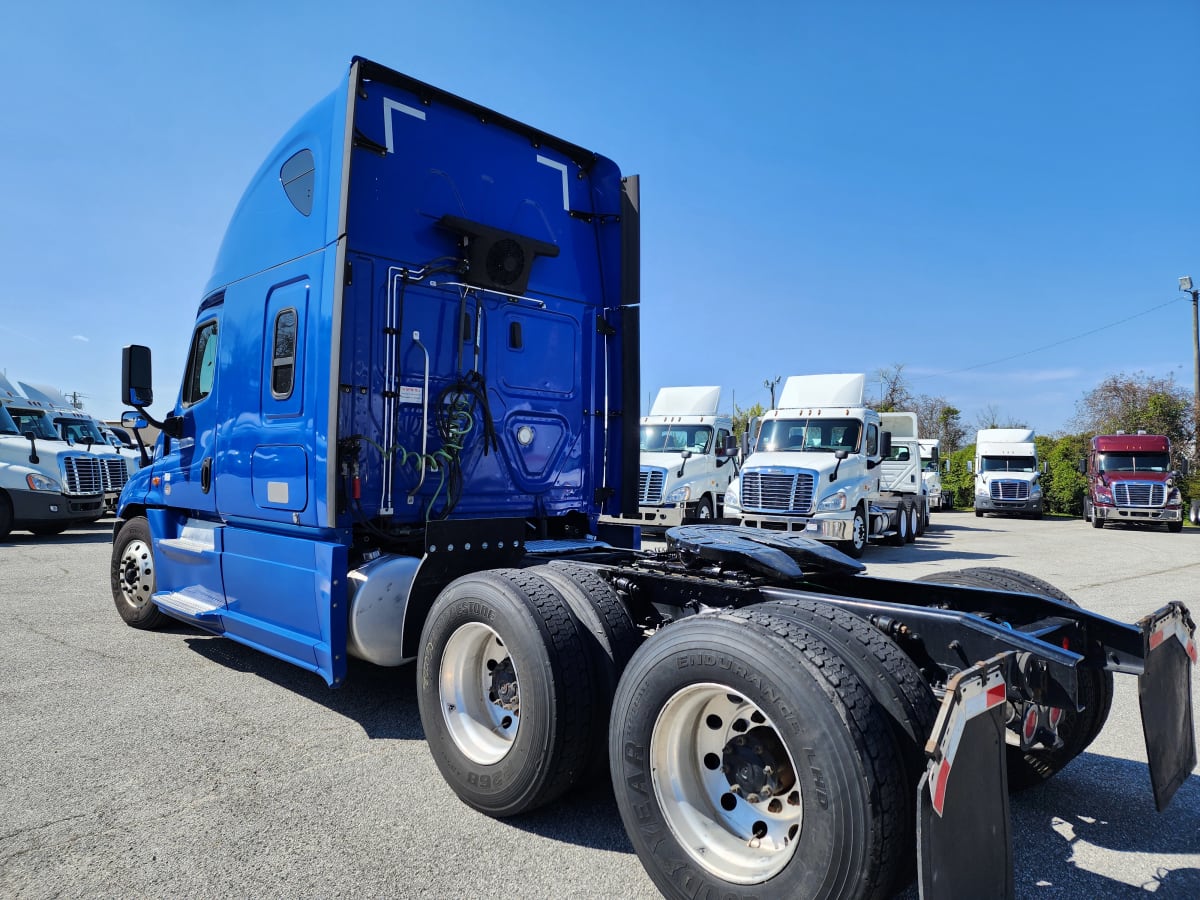 2020 Freightliner/Mercedes CASCADIA 125 880031