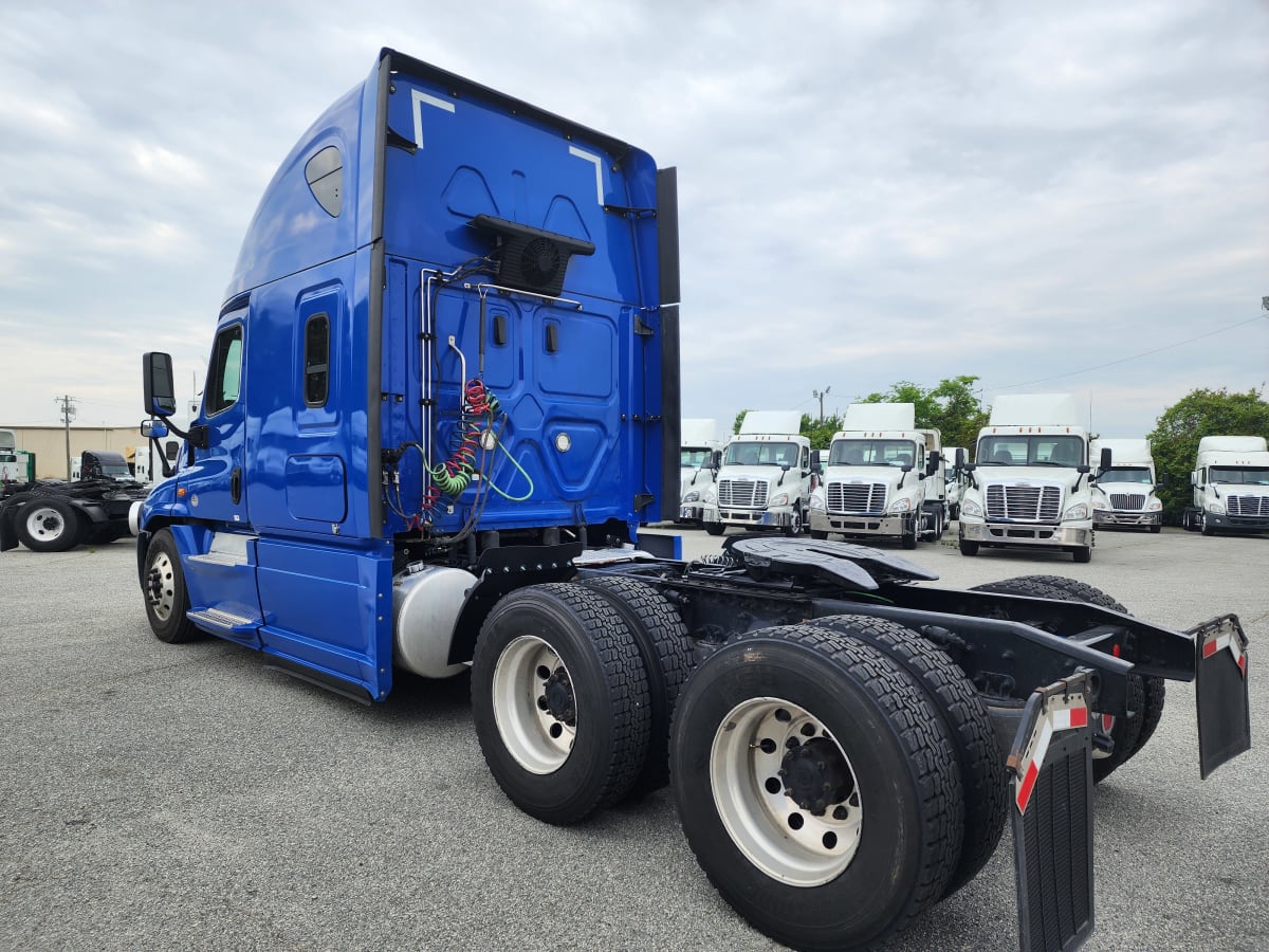 2020 Freightliner/Mercedes CASCADIA 125 880032