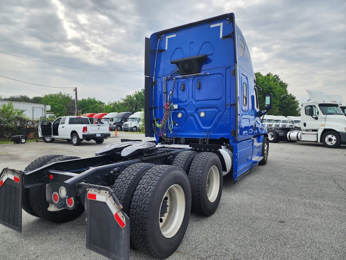 2020 Freightliner/Mercedes CASCADIA 125 880032