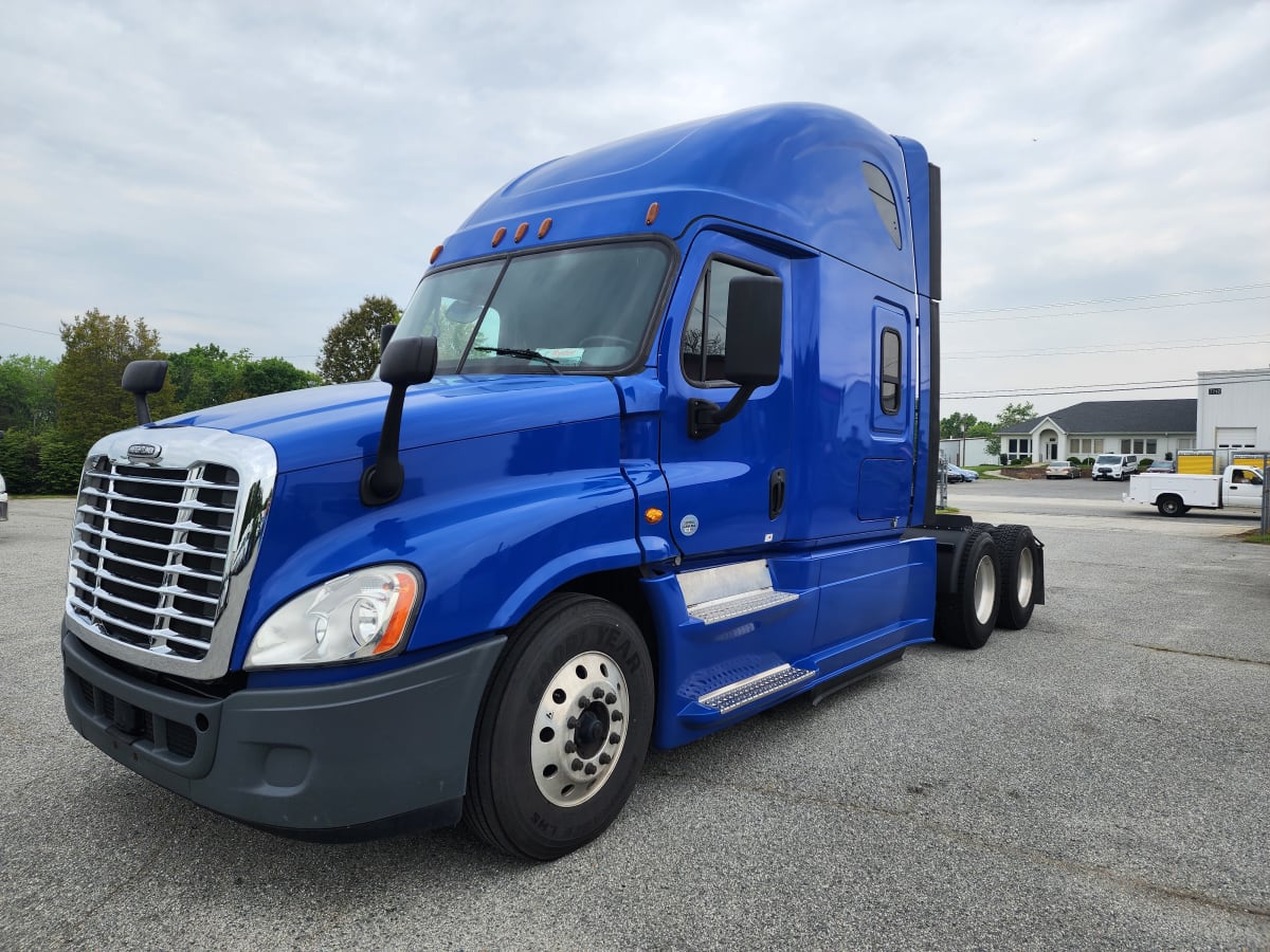 2020 Freightliner/Mercedes CASCADIA 125 880032