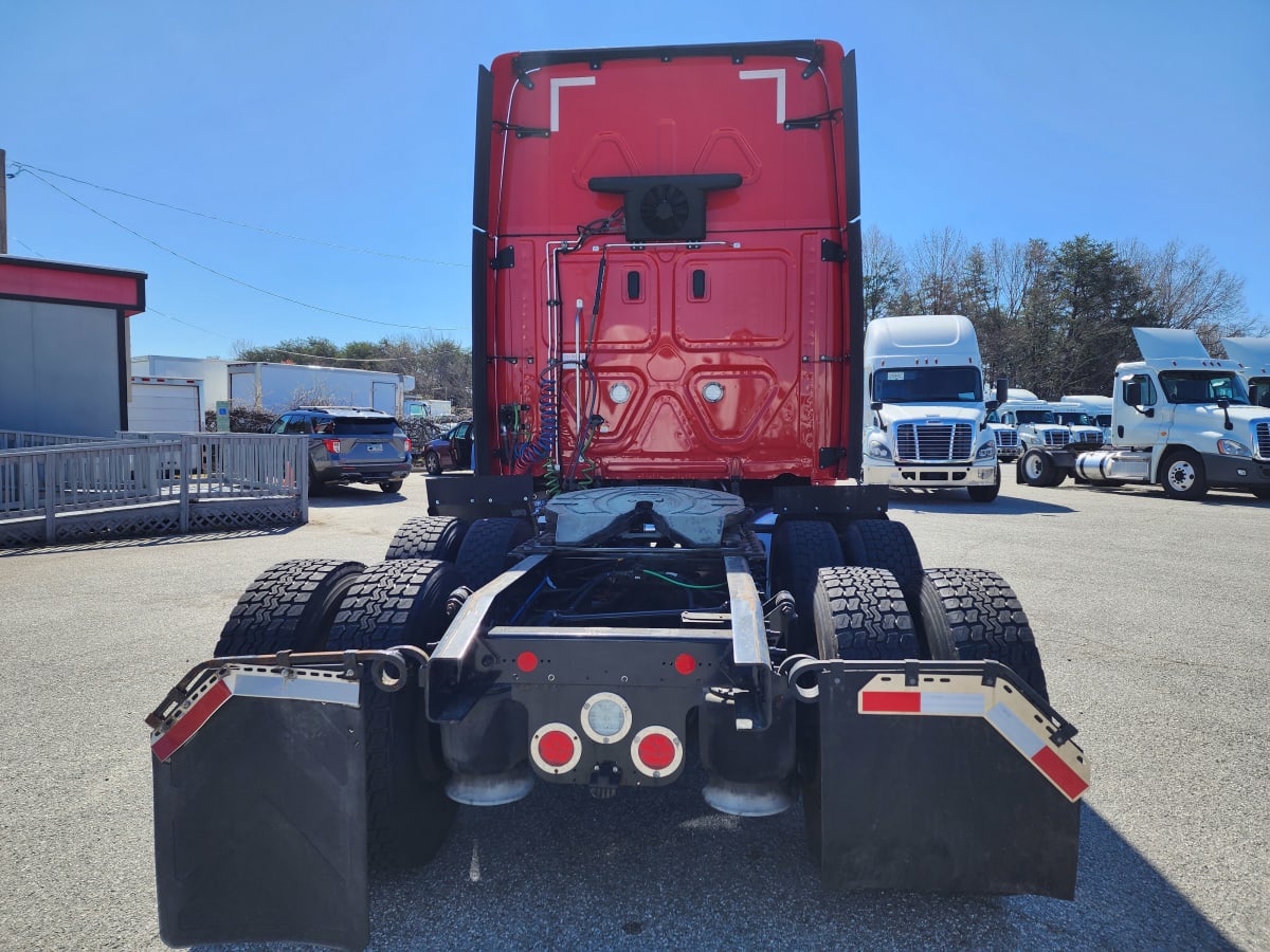 2020 Freightliner/Mercedes CASCADIA 125 880040