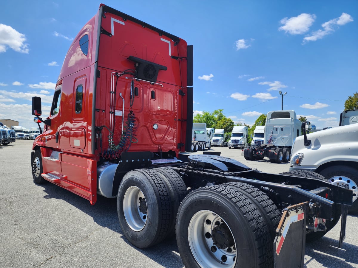 2020 Freightliner/Mercedes CASCADIA 125 880041