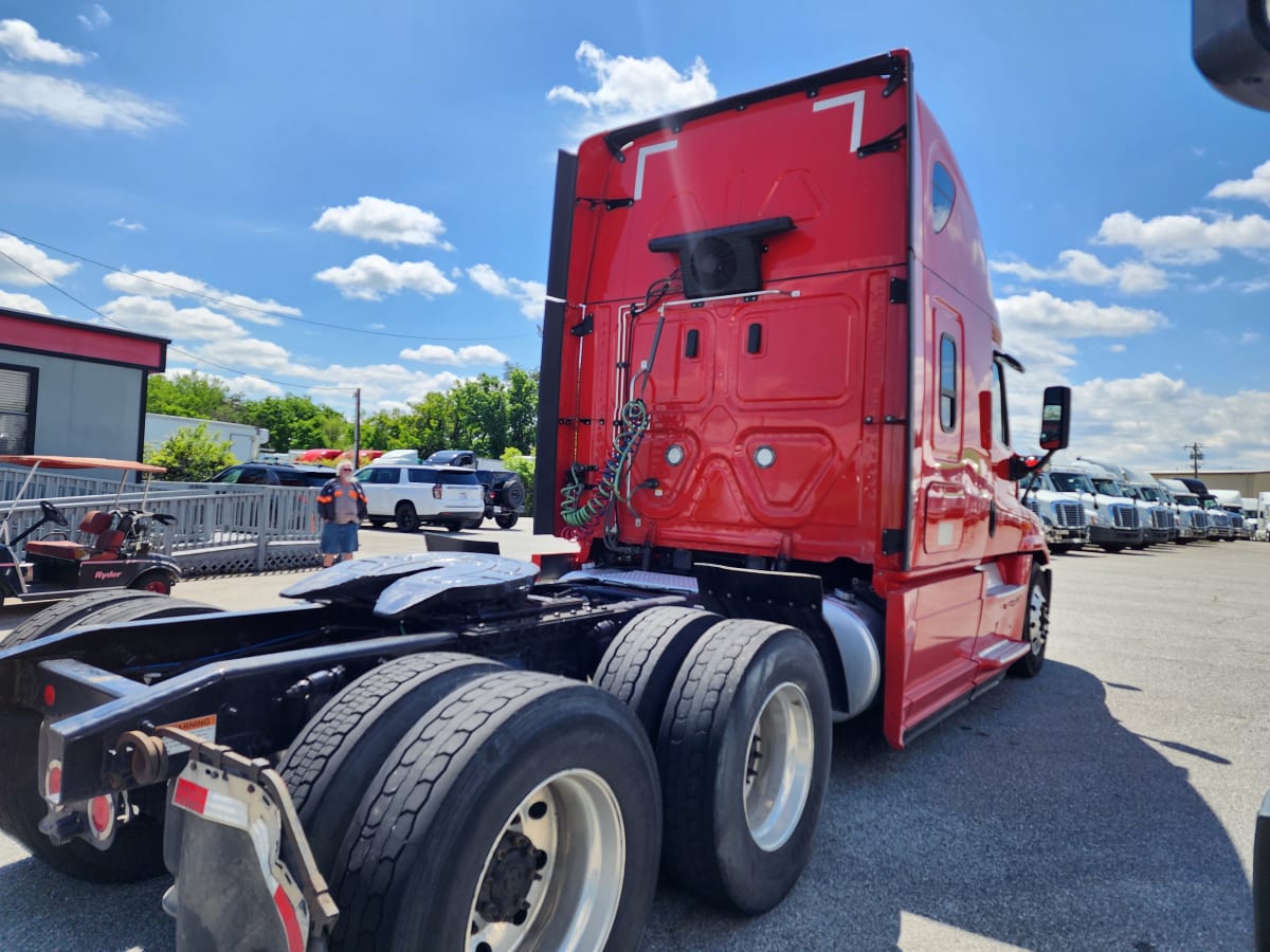 2020 Freightliner/Mercedes CASCADIA 125 880042