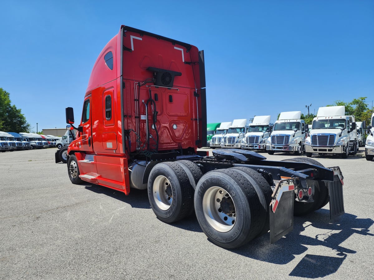 2020 Freightliner/Mercedes CASCADIA 125 880043