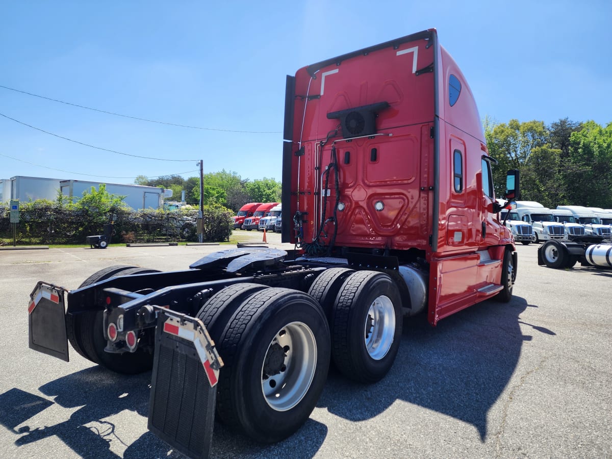 2020 Freightliner/Mercedes CASCADIA 125 880043