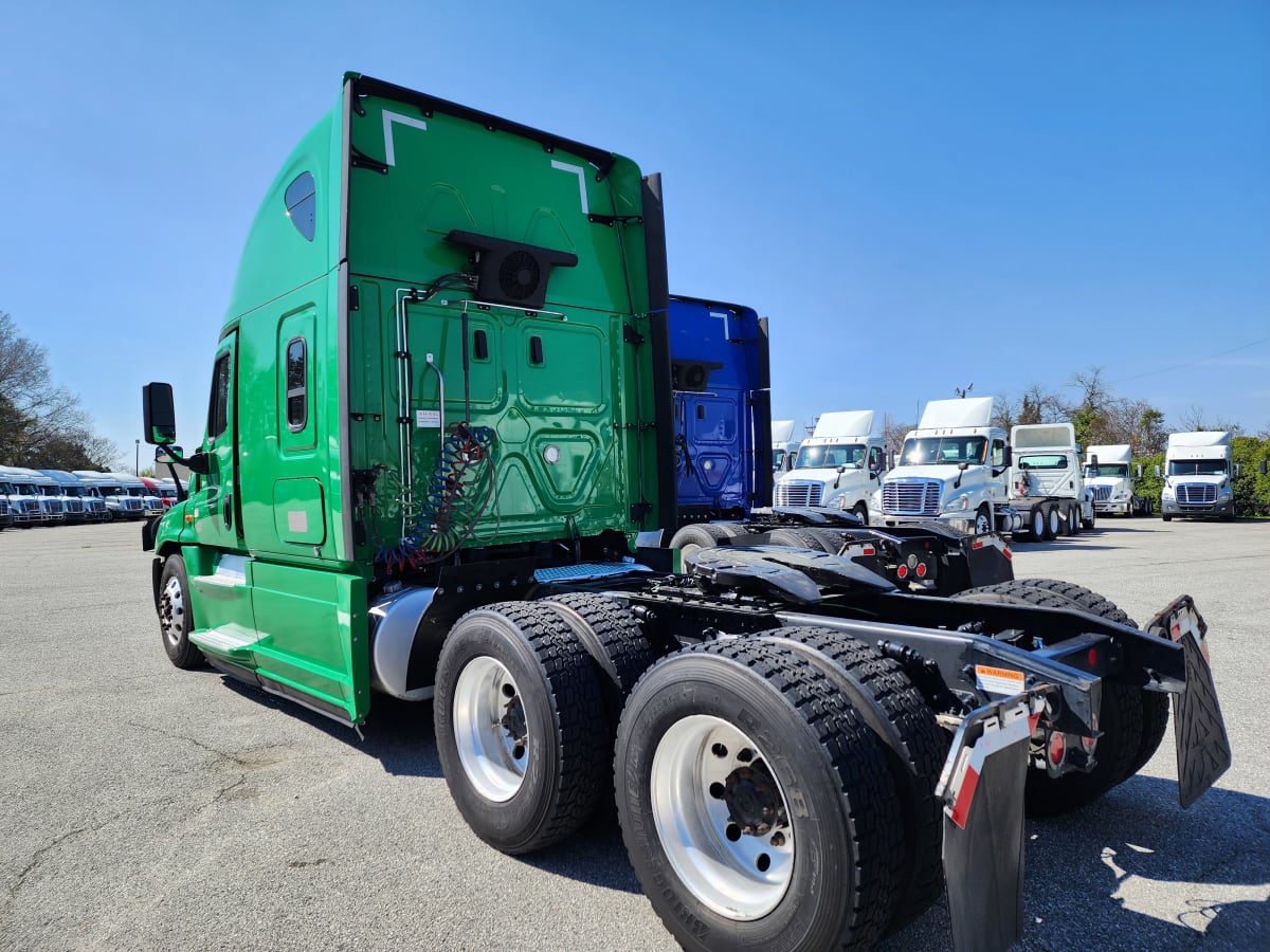 2020 Freightliner/Mercedes CASCADIA 125 880045