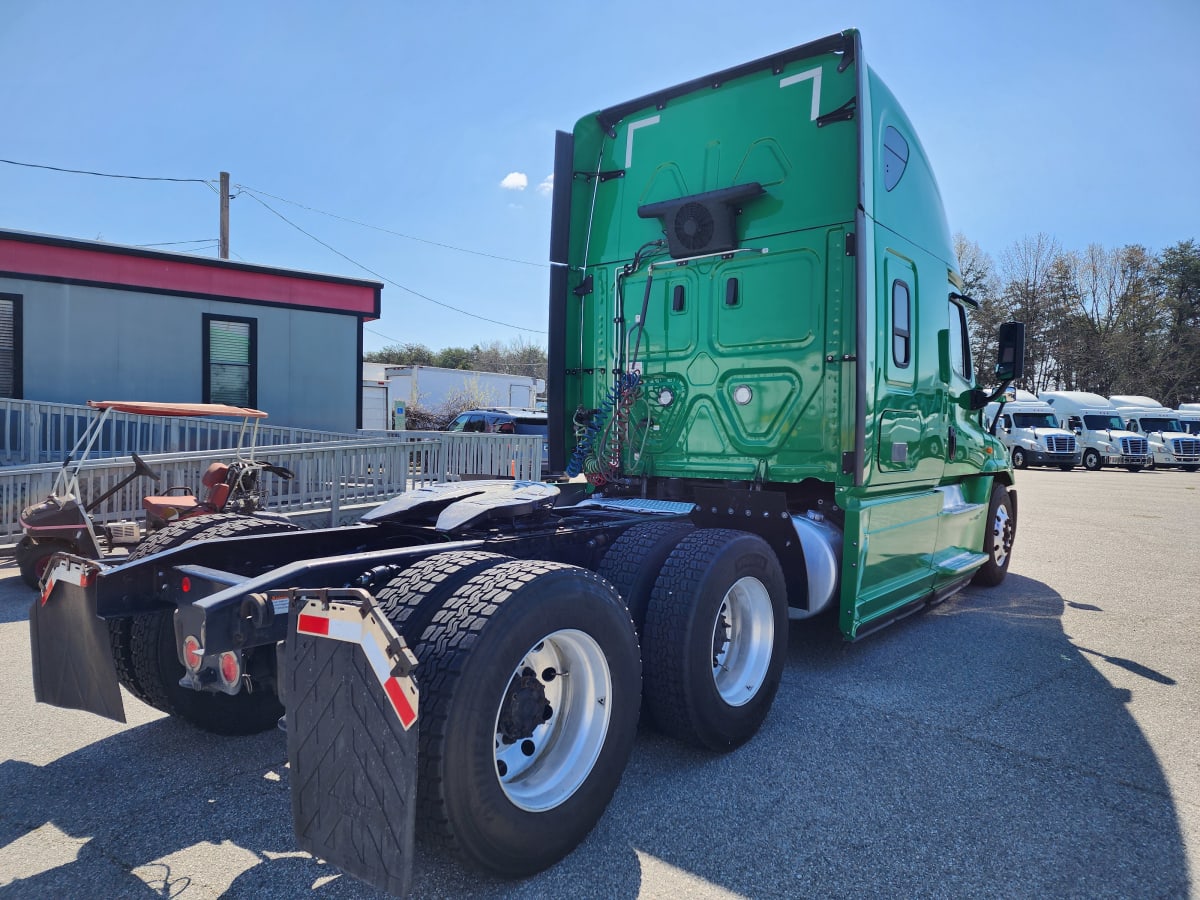 2020 Freightliner/Mercedes CASCADIA 125 880045