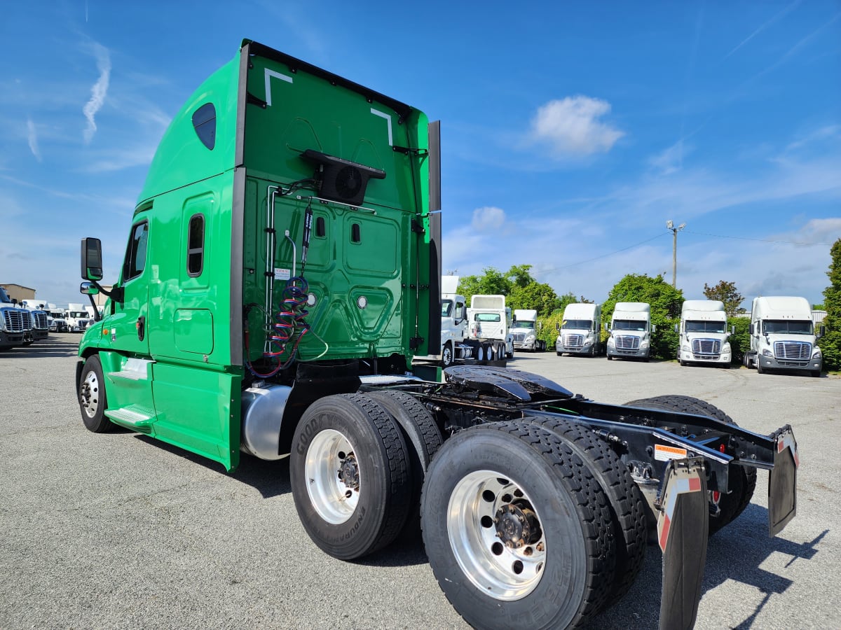 2020 Freightliner/Mercedes CASCADIA 125 880048