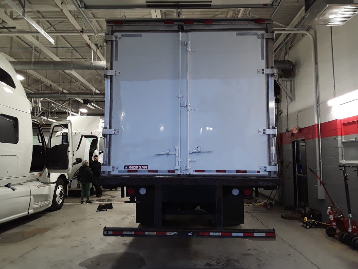 2019 Freightliner/Mercedes M2 106 880106