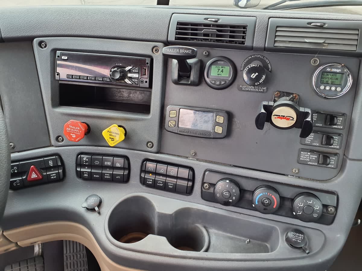2020 Freightliner/Mercedes CASCADIA 125 880141