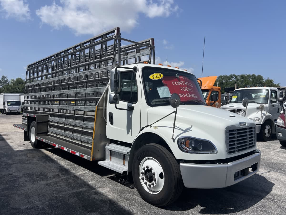 2019 Freightliner M2 106 880158