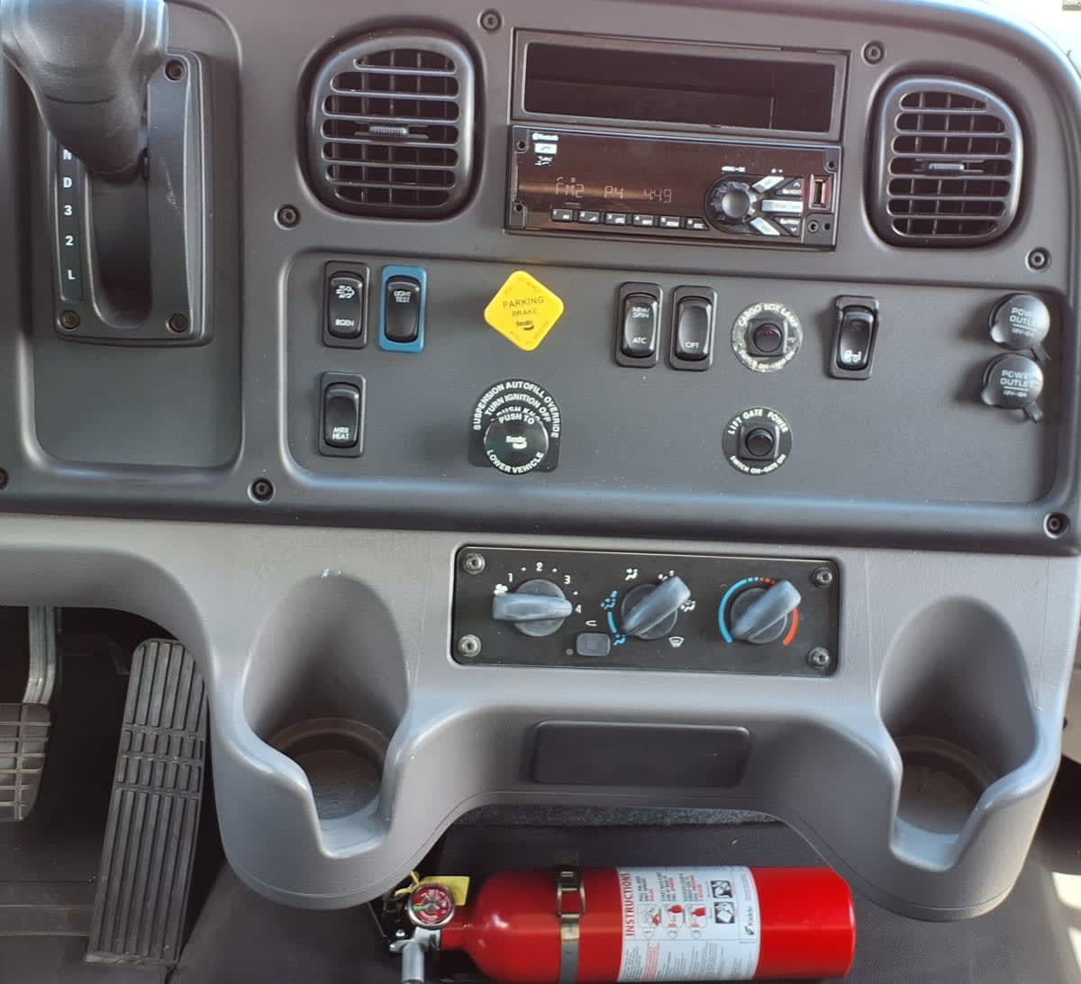 2019 Freightliner/Mercedes M2 106 880171