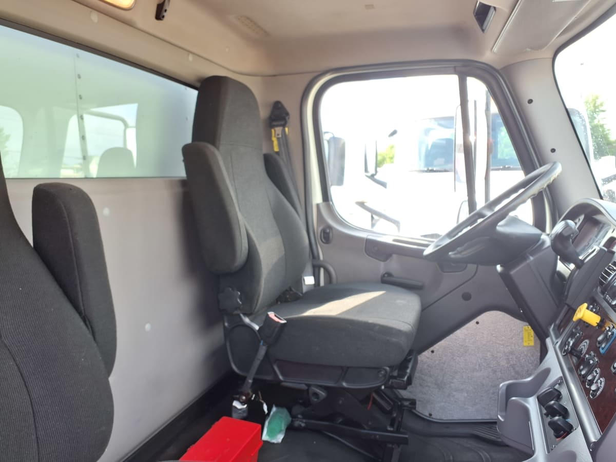 2019 Freightliner M2 106 880174