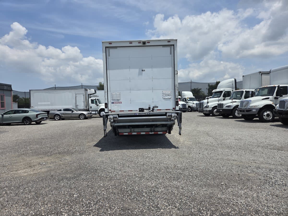 2019 Freightliner/Mercedes M2 106 880177