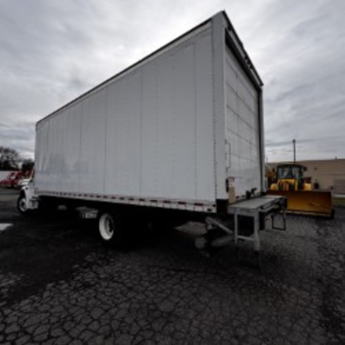 2019 Freightliner/Mercedes M2 106 880206