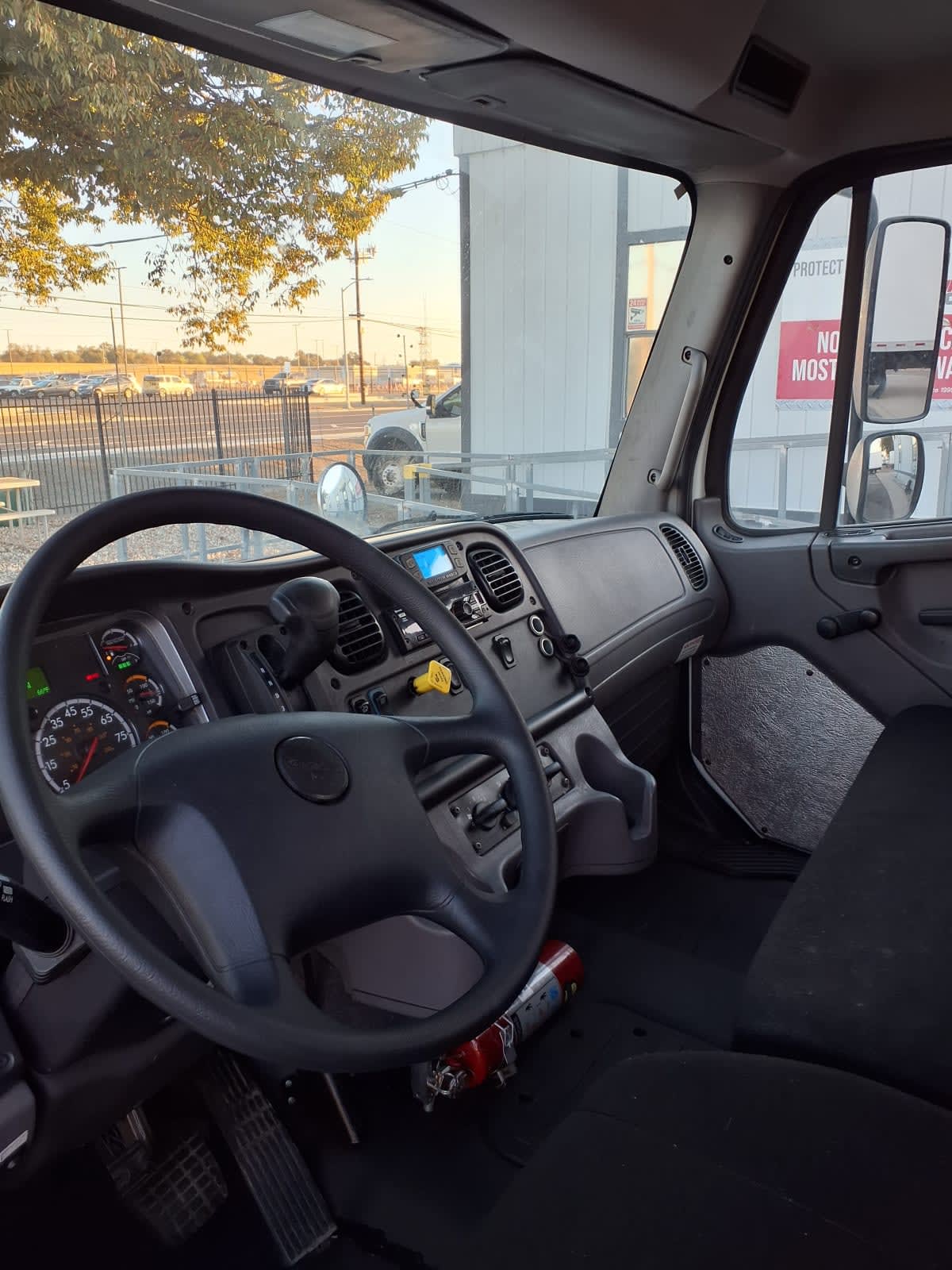 2019 Freightliner M2 106 in West Sacramento, CA — photo 7