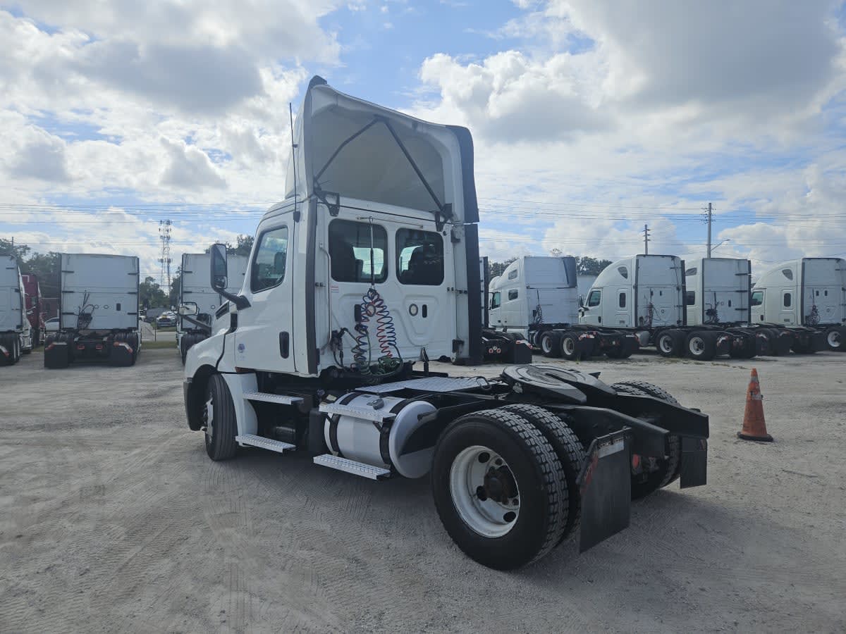 2020 Freightliner - image 6