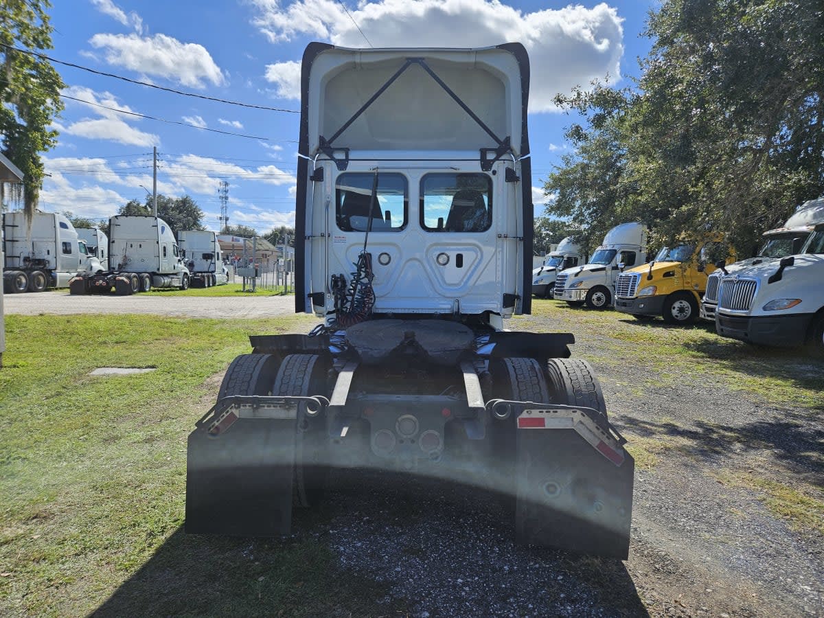 2020 Freightliner - image 5