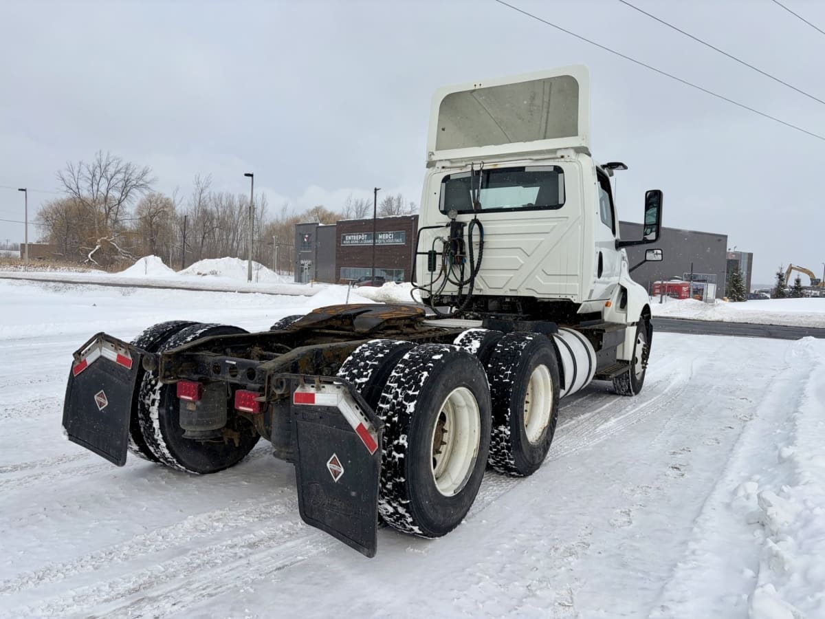 2019 Navistar International LT625 DAYCAB T/A 880250