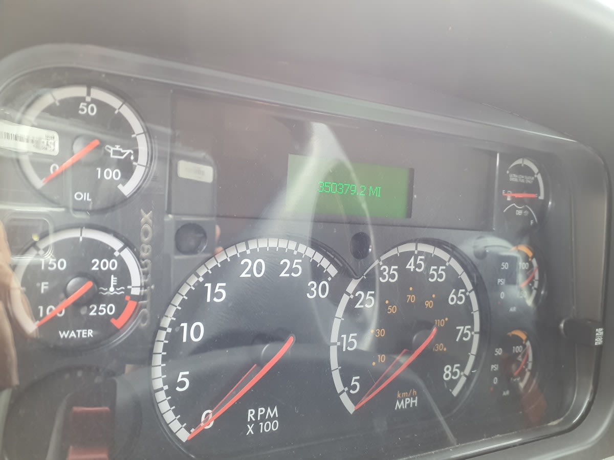 2019 Freightliner M2 106 - image 11