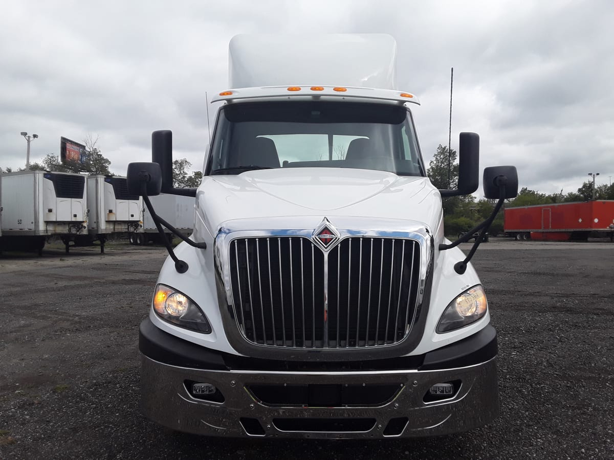 2019 Navistar International RH613 DAYCAB S/A 880358