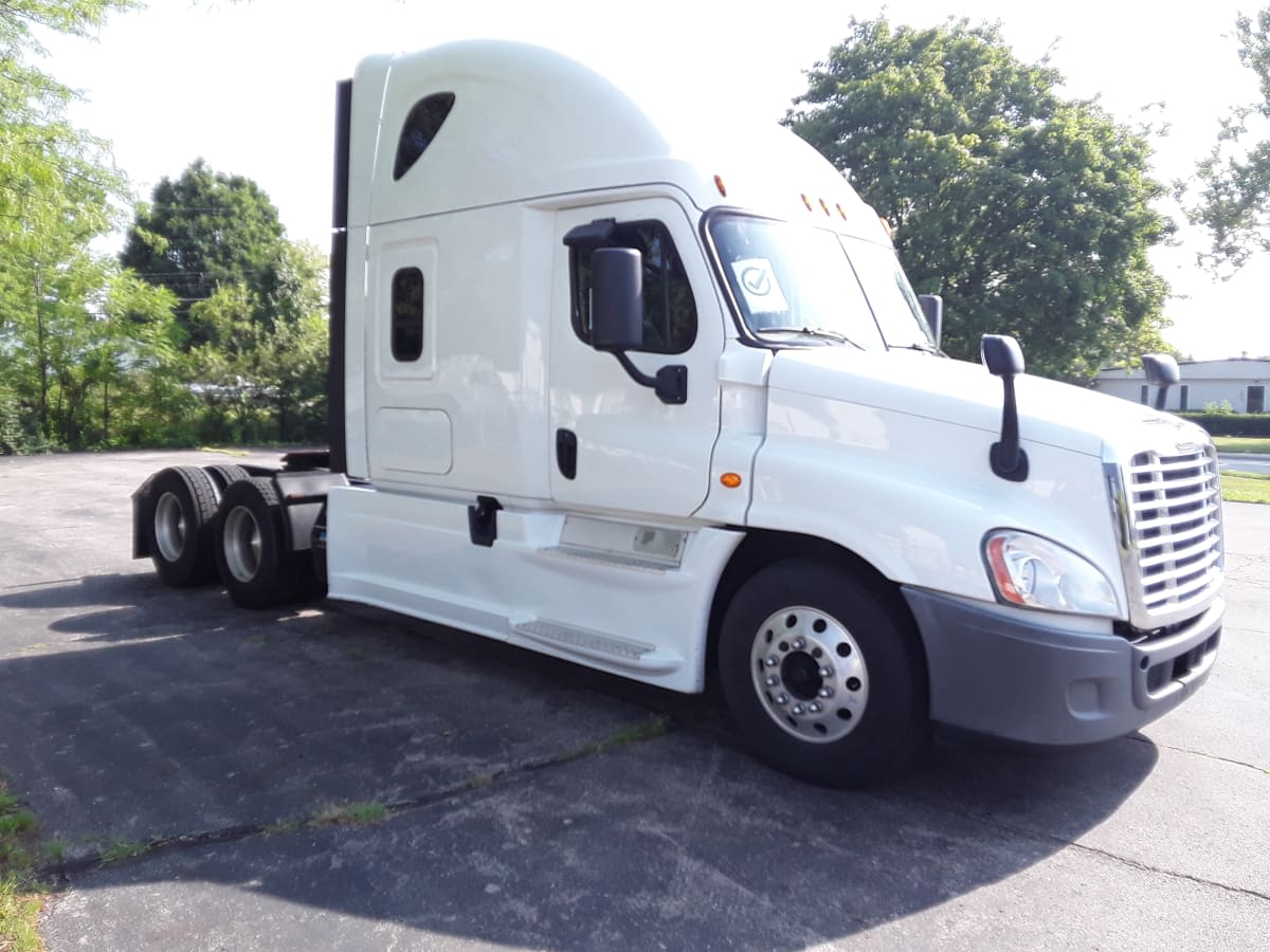 2020 Freightliner Cascadia in Hilliard, OH — photo 3