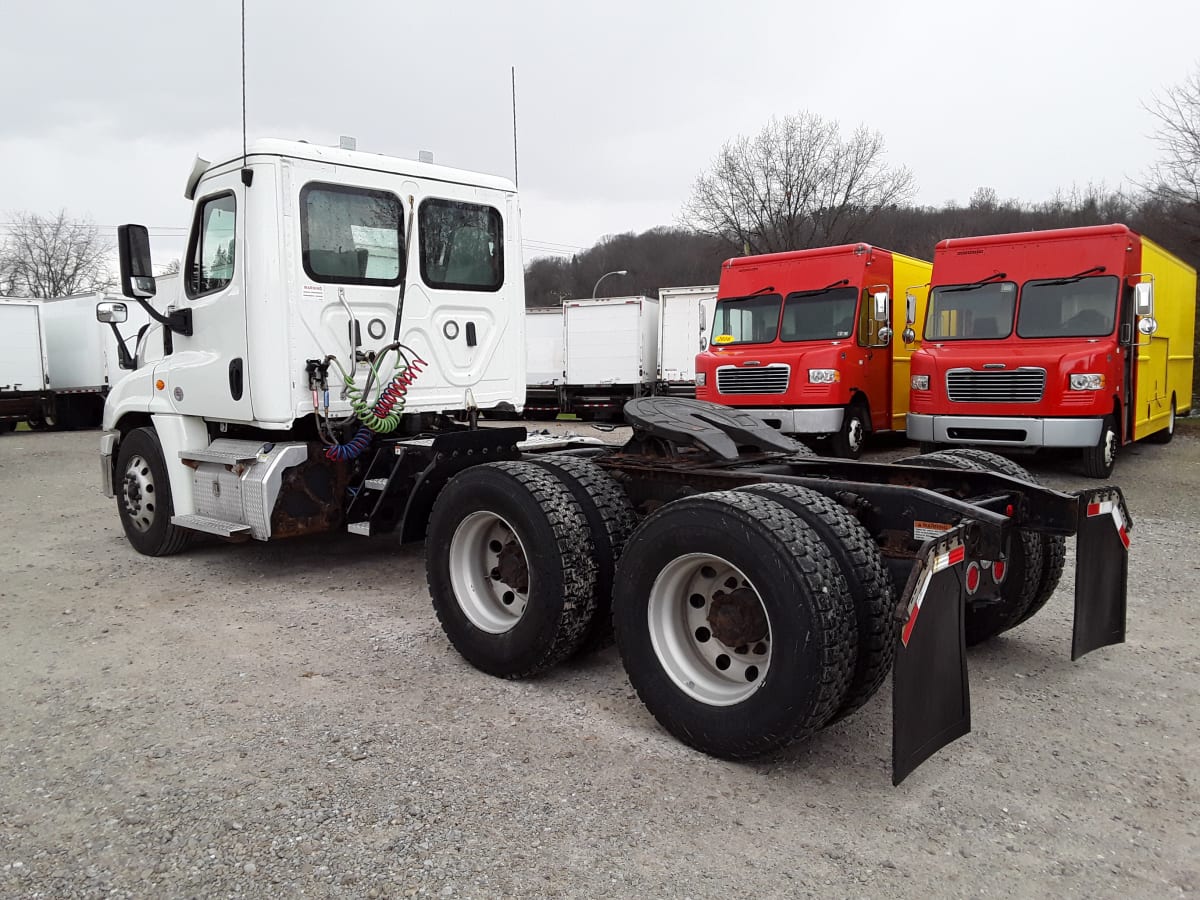 2020 Freightliner/Mercedes CASCADIA 125 880391