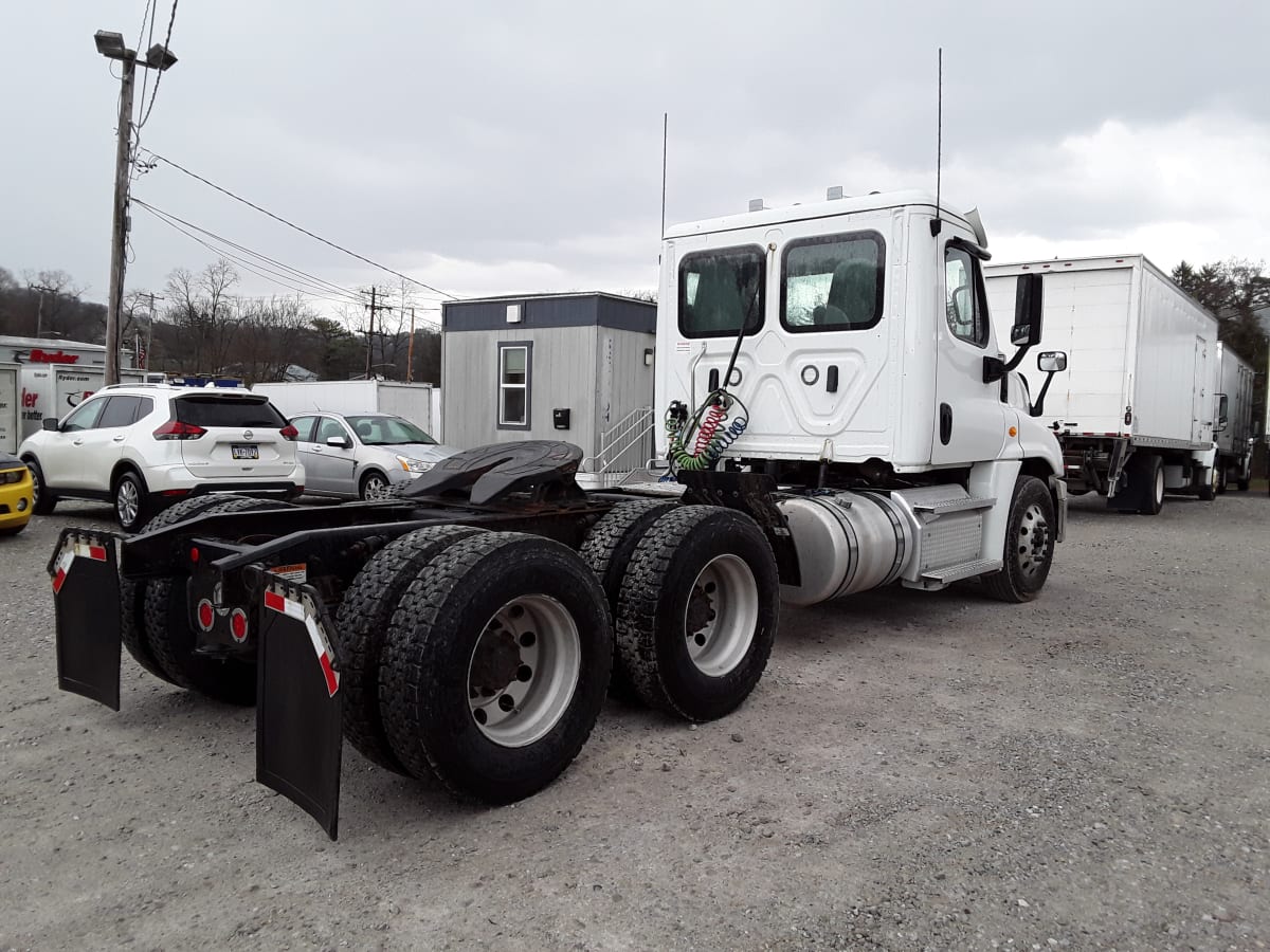 2020 Freightliner/Mercedes CASCADIA 125 880391