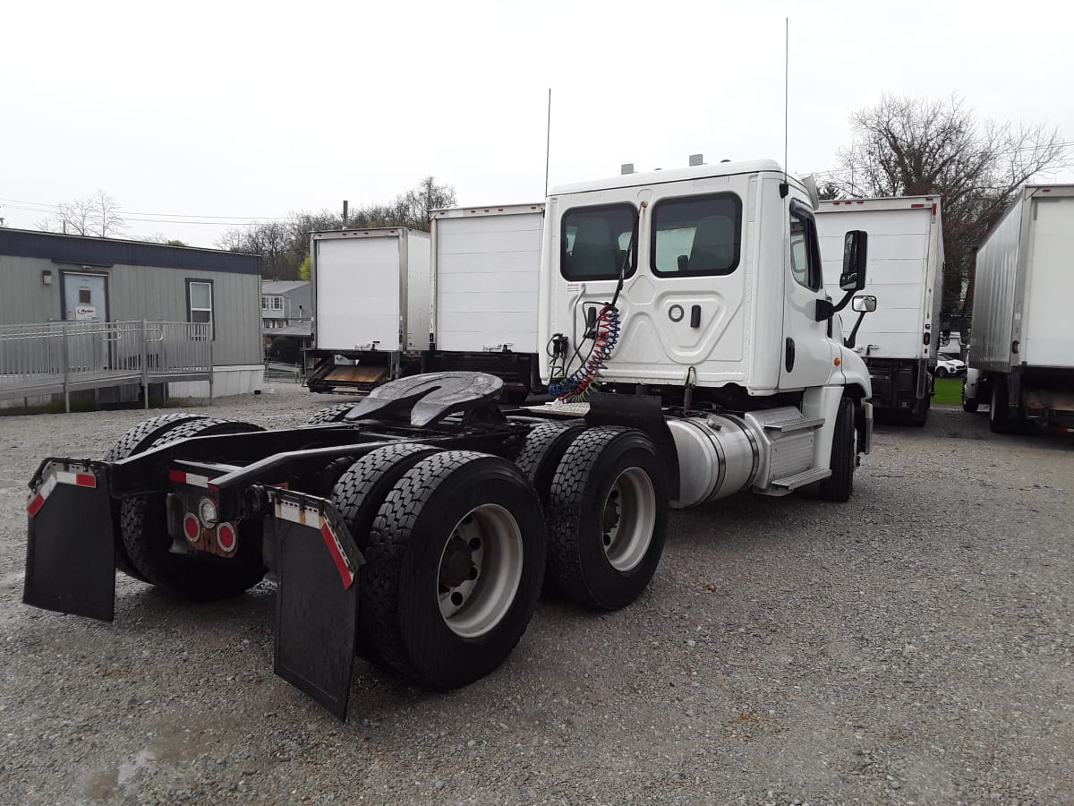 2020 Freightliner/Mercedes CASCADIA 125 880392