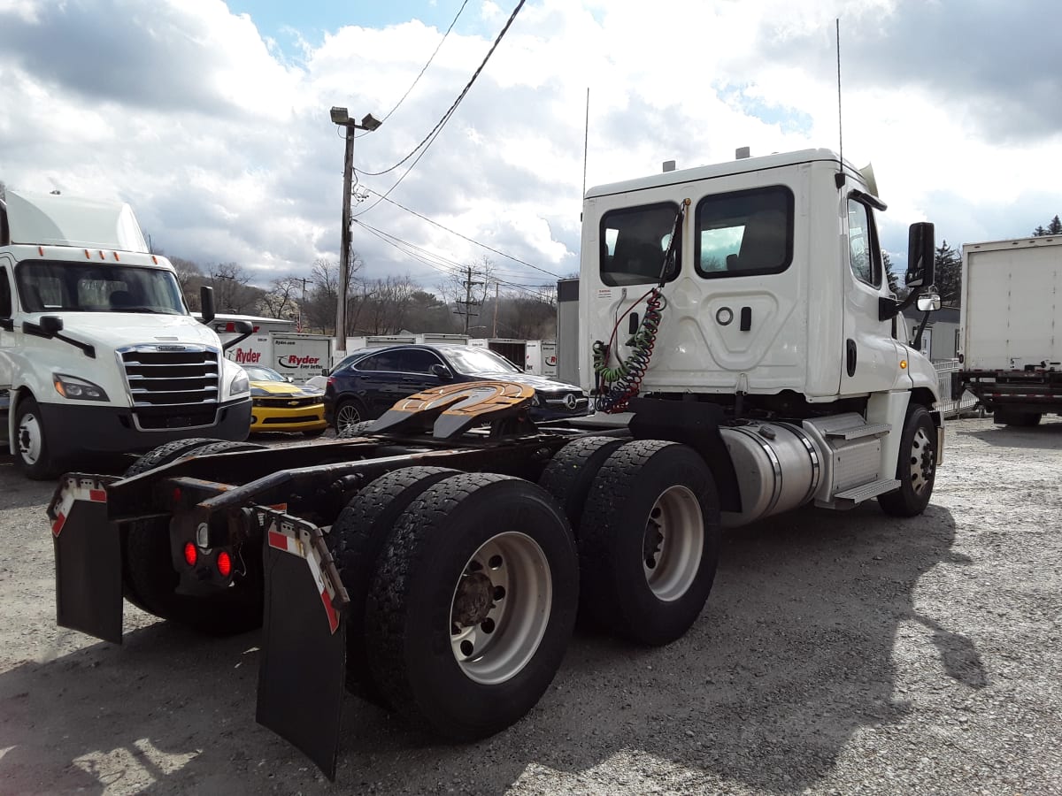 2020 Freightliner/Mercedes CASCADIA 125 880393