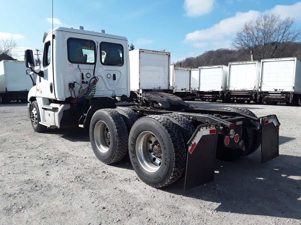 2020 Freightliner/Mercedes CASCADIA 125 880395